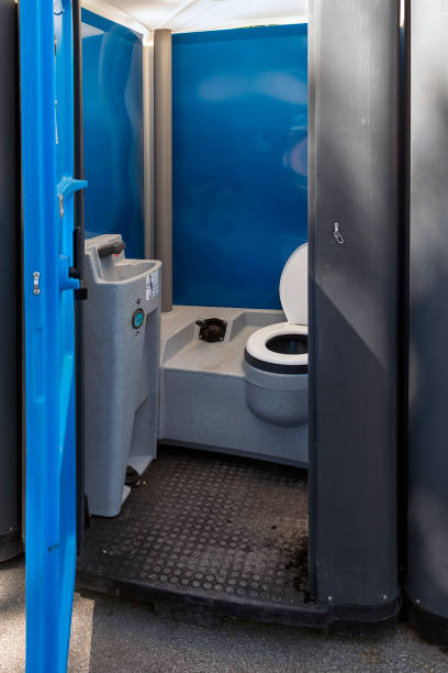 Best Porta potty rental near me  in Grosse Pointe Park, MI