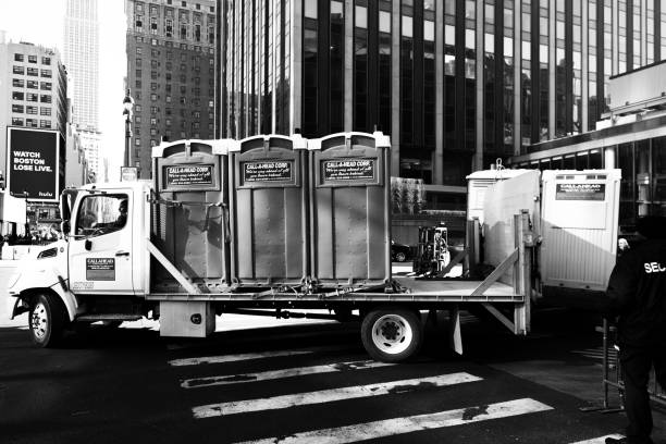 Best Porta potty rental near me  in Grosse Pointe Park, MI